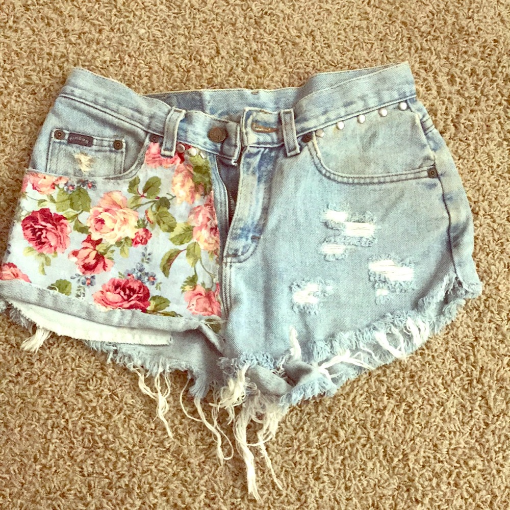 Jean shorts with floral